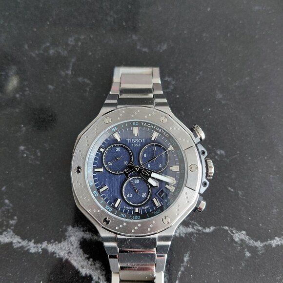 Watch - Picture 1 of 3